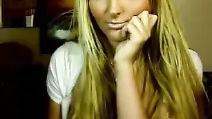 Знойная бестия XMilaX жарко наяривает анус