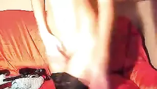 Озорная кобыла natysik трахает оба отверстия