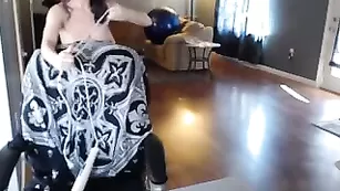 Janeandking сисястая брюнетка