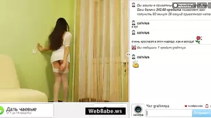 Потаскушка в чулках Grafinnya позирует в эротичном наряде