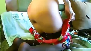 Сочная девка Vivijana хвастается большой попкой