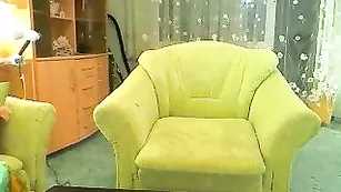 Сексуальная телка missPUSSSY смачно теребит пизду