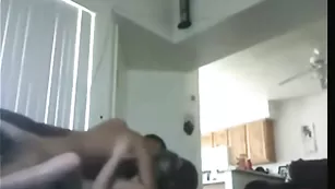 Пикантная брюнетка sofia86 яро трахается в пизду