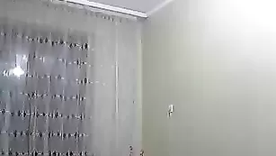 Роскошная путана MarishaArimova мастурбирует в привате