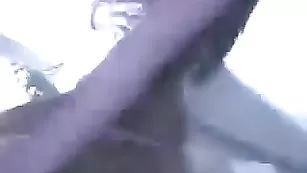 Длинноволосая Nicole зажигает в бесплатном чате