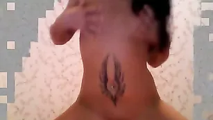 Совершенная цаца Zlata888 смачно трахается с фаллосом