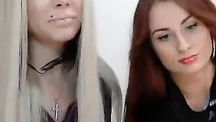 Строптивые потаскушки Chikabomb показывают маленькие сиси