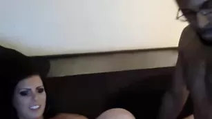 Сногсшибательная брюнеточка Cakkkes69` ебется с негром