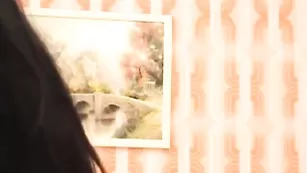 Смазливая брюнетка MarryAnn нежно дрочит пизду