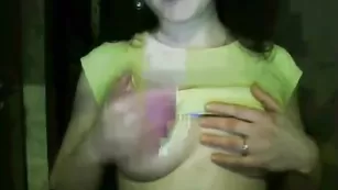 Порочная цыпочка зажигает в привате