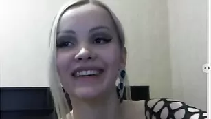 pinkdiamond милая сучка мнет свои сиськи