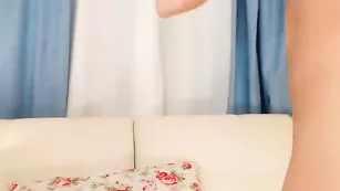 Эмоциональная шваль ShineBlue изматывает себя мастурбацией