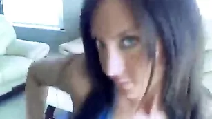 Роскошная бестия Ashley Candy зажигает во фри чате