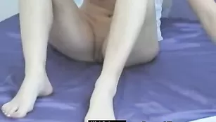Ginnger сочная блонди показывает тело