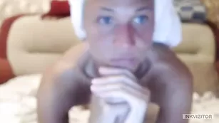 Загорелая блонда Milena демонстрирует тощее тело