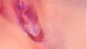 Очаровательная краля ShineBlue кончает пилоткой