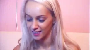 Очаровательная краля ShineBlue кончает пилоткой