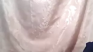 Жгучая соска yulia0000 мастурбирует киску фаллосом