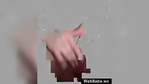 Порочная шлюшка loverone разделась и занялась мастурбацией