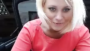 jesydiamond хлюпает своей киской