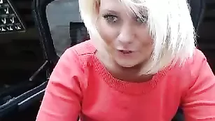 jesydiamond хлюпает своей киской