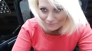 jesydiamond хлюпает своей киской