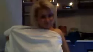 Зажигательная соска Miumiu хулиганит ночью