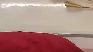 Аппетитная шкура JollieJ шлепает себя по большой попке