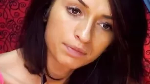 Зачетная пассия Tastyraissa наяривает киску самотыком