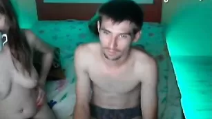 Милая телка HelloKitty1 отлично сосет пенис