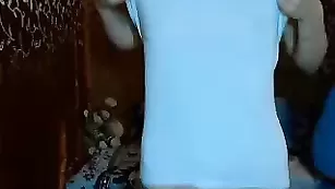 Русская баба V_I_K_A оголила натуральные сиськи