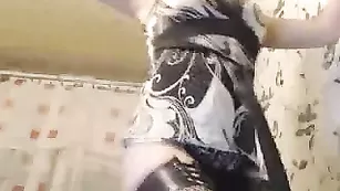 Бесподобная Elena соблазняет свои телом