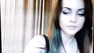 Великолепная дама valensiaxxx танцует и дрочит