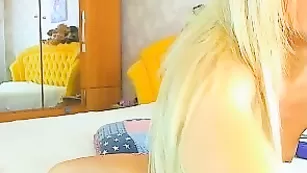 Kirausa очаровательная шалунья