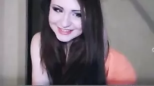 BattyLee вывалила сиськи и танцует