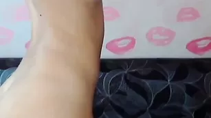 Импозантная KiraaSmileX вертит сочной попой