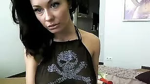 Пышногрудая шмара ебется с секс игрушками