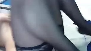 Жаркая курва bagiraelit1 ласкает большие сиськи