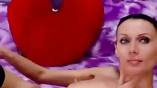 sekazZZznaia аккуратно ласкает пилотку