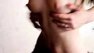 Sexkowka с лицом танцует на рунетках c ником Kowwwe4ka