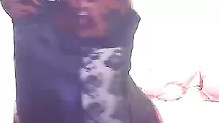 Изящная цаца Arielle1 сочно разминает щелки