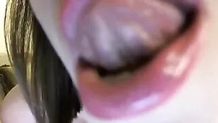 lovelyella сладкая гибкая киска