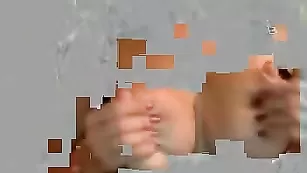 Загорелая блондинка MirriamKiss2 ласкает большие сиськи