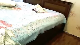 Строптивая пассия Softlight нежно мастурбирует пизду