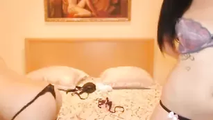 Шикарные леди AngeliDemon показывают сиси