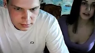Молодая брюнетка трахается с хахалем SexyGirl9494
