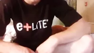 Милая пассия sexykamila мастурбирует мокрую пизду