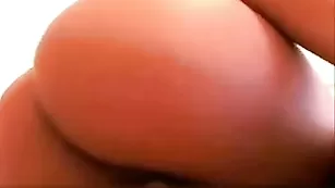 Аппетитная шлюшка трахает пизду секс игрушкой