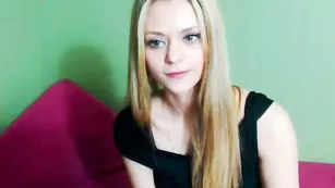 Очаровательная телочка LovelyAngell общается с поклонником