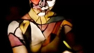 Разрисованная кобыла kicket ласкает сосочки